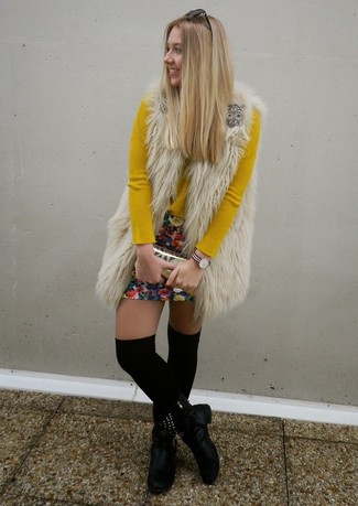 С чем носить синюю юбку-карандаш