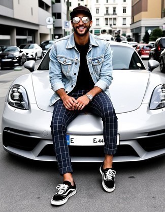 С чем носить синие брюки чинос в шотландскую клетку