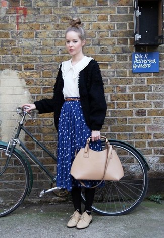 С чем носить синюю юбку в горошек