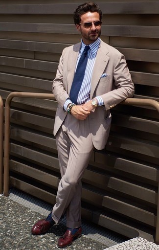 С чем носить синие носки в горошек мужчине