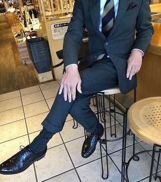 С чем носить синие носки в горошек мужчине