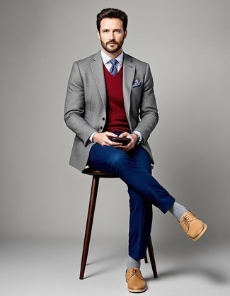 С чем носить синий галстук в горошек мужчине