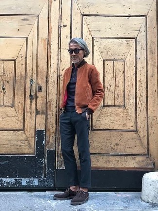 Какие бомберы носить с синей футболкой-поло мужчине