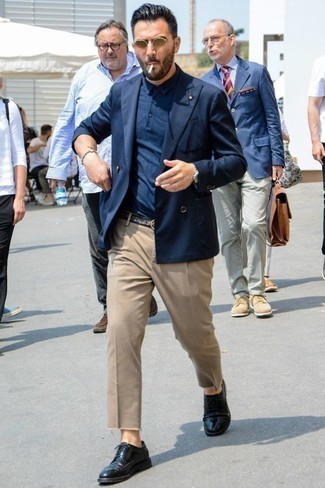 Какие броги носить с синей футболкой-поло