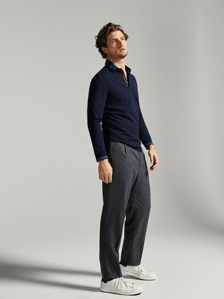 С чем носить синий свитер с воротником поло мужчине