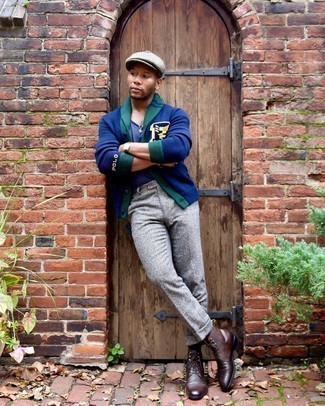 С чем носить синий кардиган с принтом мужчине