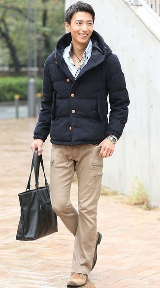 С чем носить синюю куртку-пуховик мужчине