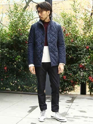 С чем носить синюю стеганую куртку мужчине