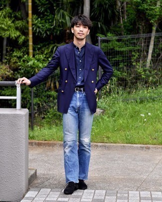 С чем носить синие рваные джинсы мужчине