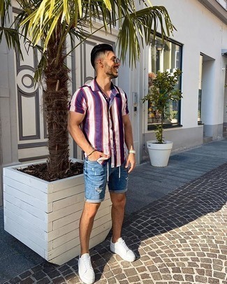 С чем носить синие рваные шорты мужчине