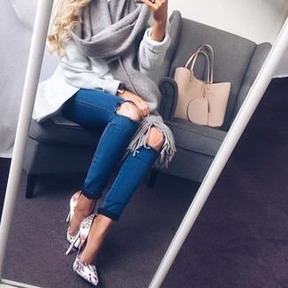 С чем носить синие рваные джинсы скинни