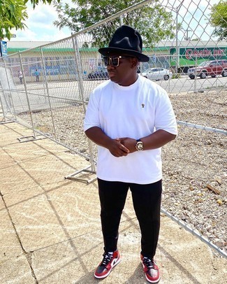 С чем носить синие резиновые часы мужчине