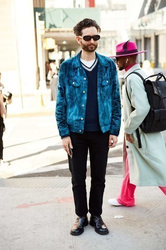 Как носить синюю куртку-рубашку с черными брюками чинос