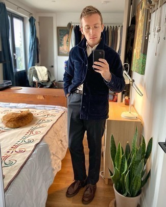 Какие ботинки дезерты носить с синей курткой-рубашкой