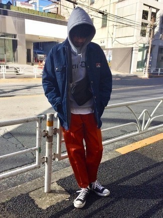 Какой худи носить с синей курткой-рубашкой мужчине