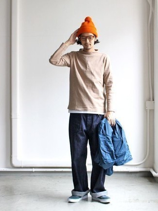 С чем носить синюю куртку-рубашку мужчине