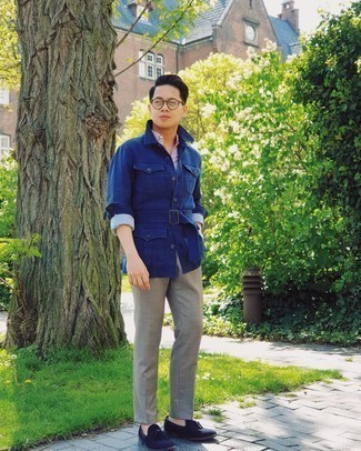 С чем носить синюю куртку-рубашку мужчине