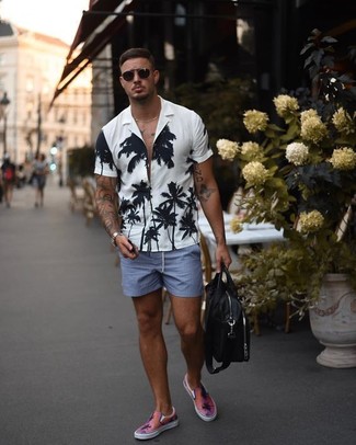 С чем носить синие шорты мужчине