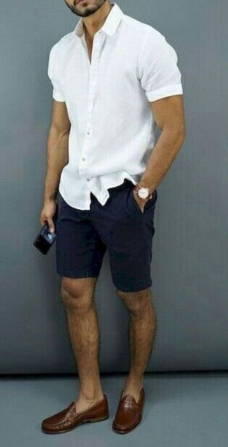 Какие лоферы носить с синими шортами мужчине
