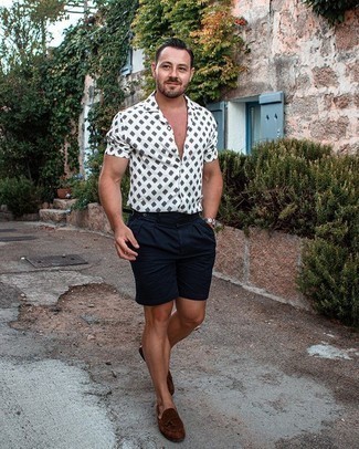 Какие лоферы носить с синими шортами мужчине