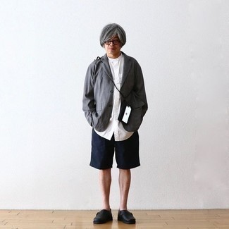 Какие лоферы носить с синими шортами мужчине