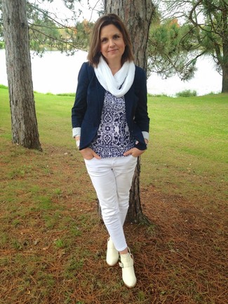 Какие пиджаки носить с синим топом без рукавов