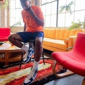 С чем носить синие спортивные шорты мужчине