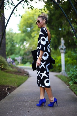 С чем носить синие замшевые ботильоны