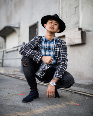 С чем носить синие замшевые ботинки челси мужчине