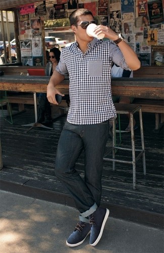 С чем носить синие замшевые ботинки дезерты