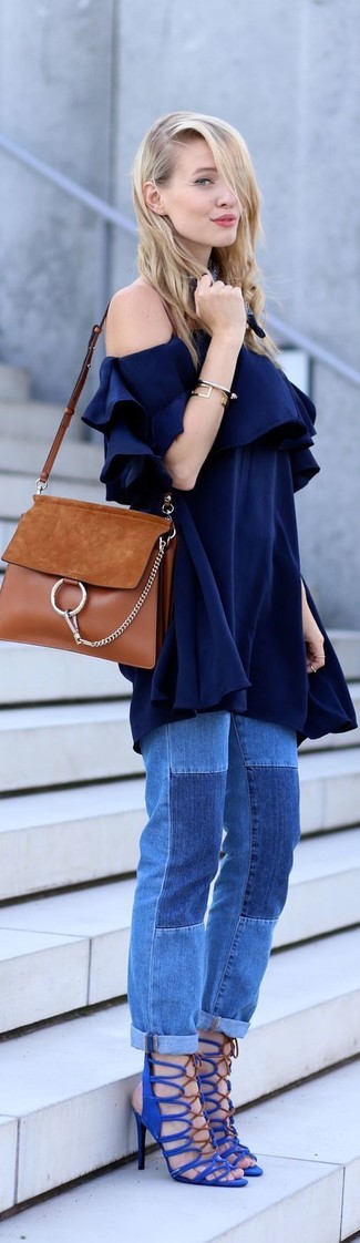 С чем носить синие замшевые босоножки на каблуке