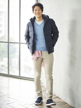 С чем носить синие замшевые высокие кеды мужчине