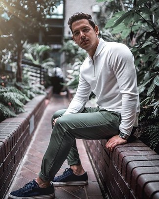 С чем носить синие замшевые кеды мужчине