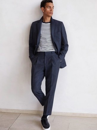 С чем носить синие замшевые кеды мужчине