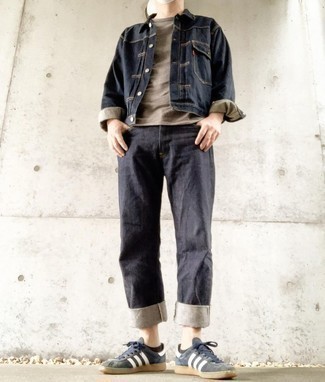 С чем носить синие замшевые кеды мужчине