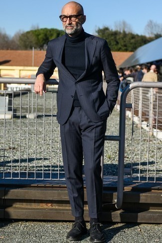 Какие броги носить с синим костюмом