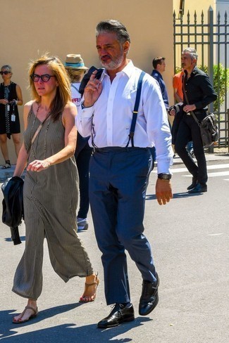 Какие броги носить с синим костюмом