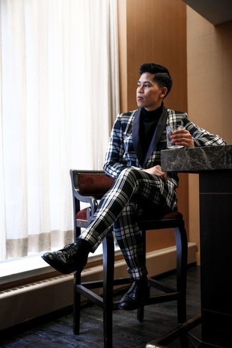 Какие броги носить с синим костюмом