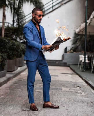 Как носить синий костюм с коричневыми кожаными монками