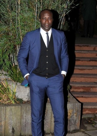 Какие кардиганы носить с синим костюмом