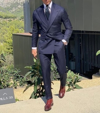 Какие ботинки дезерты носить с синим костюмом