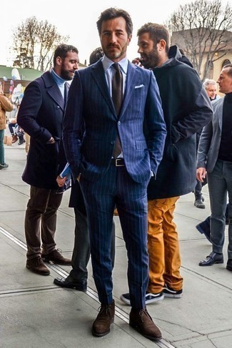 Какие ботинки дезерты носить с синим костюмом