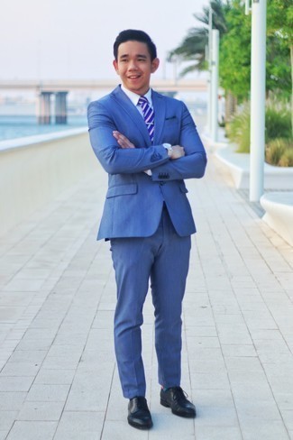 С чем носить синий костюм