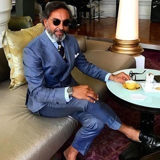 Какие лоферы носить с синим костюмом