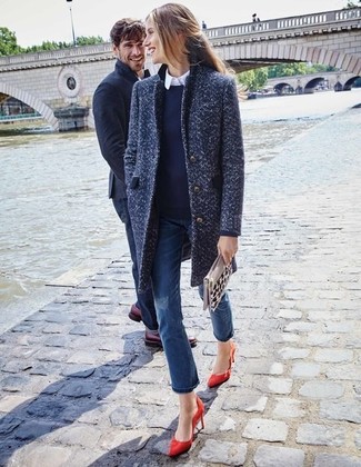 С чем носить синий свитер женщине