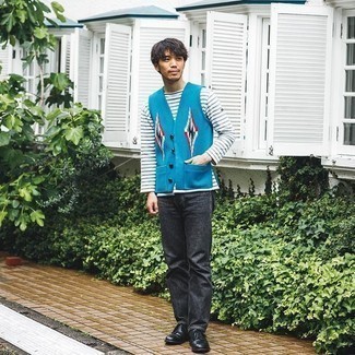 С чем носить синий трикотажный жилет мужчине