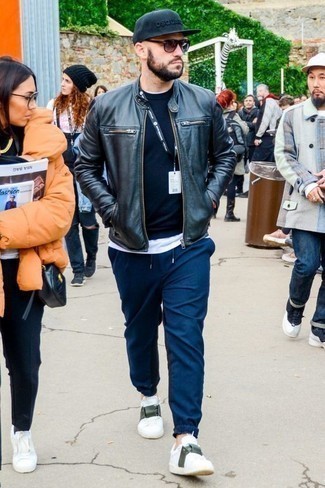 С чем носить синий свитшот мужчине