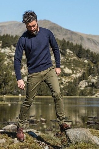 С чем носить синий свитшот мужчине