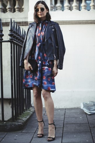 С чем носить синее свободное платье