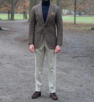 Какие пиджаки носить с синей водолазкой мужчине